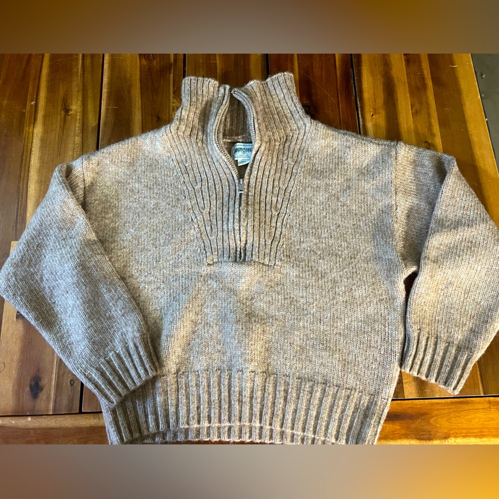 American eagle size medium
Sweater, vintage